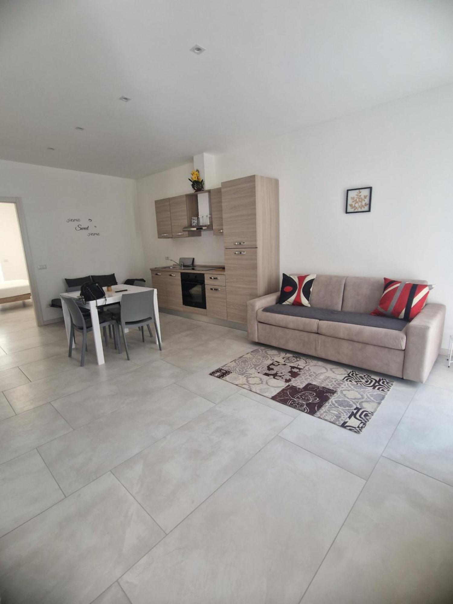 Enissa Apartment Cislago ภายนอก รูปภาพ